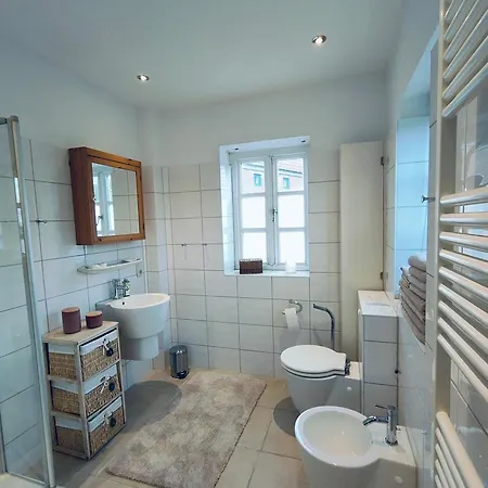 Kleines Schleusenwaerterhaus Am Ostedeich *